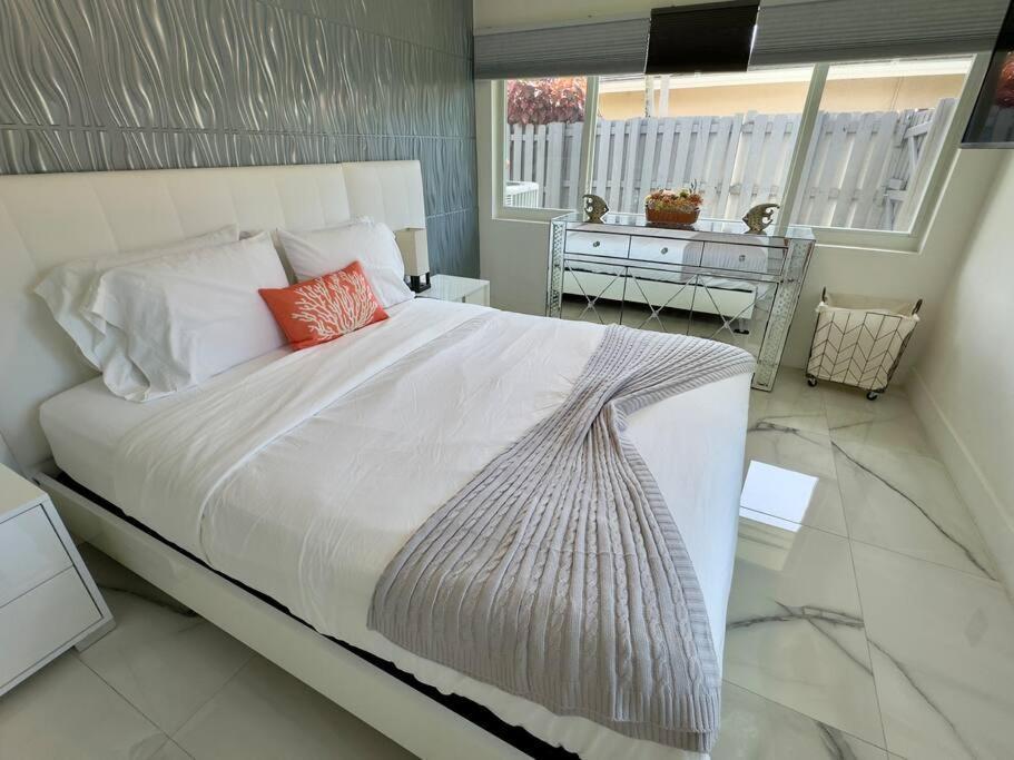 Amazing Home W Heated Pool 8 Mins To The Beach Lighthouse Point Eksteriør billede