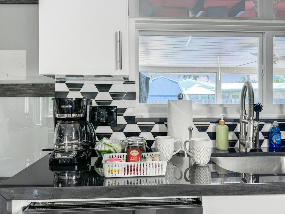 Amazing Home W Heated Pool 8 Mins To The Beach Lighthouse Point Eksteriør billede