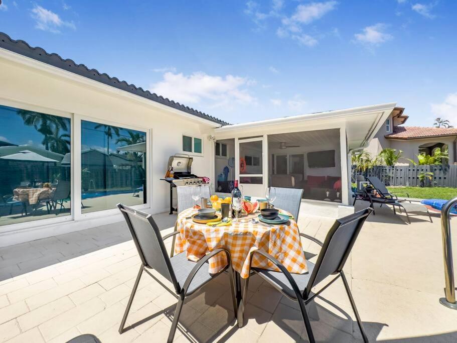 Amazing Home W Heated Pool 8 Mins To The Beach Lighthouse Point Eksteriør billede
